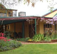 Willowlake Cottages - Queensland Tourism