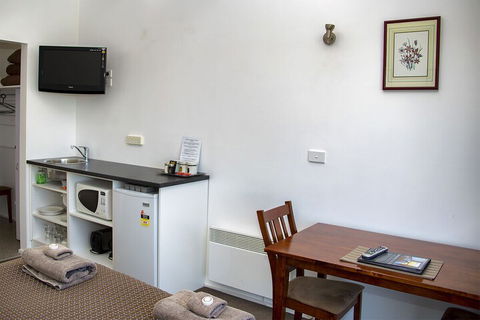 Delatite Apartments Timbertop & Fir - Queensland Tourism 3