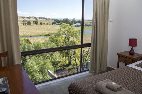 Delatite Apartments Timbertop & Fir - Queensland Tourism 4