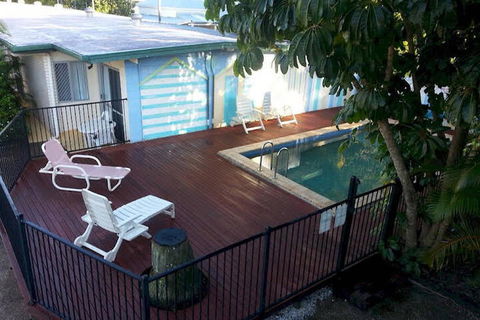 Sandy Court Holiday Units - QLD Tourism 0