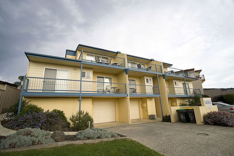 Lorne Ocean Sun Apartments - QLD Tourism 6
