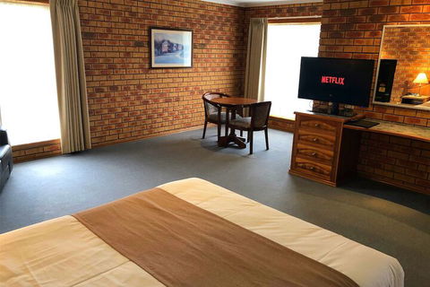 Victoriana Motor Inn - Queensland Tourism 6