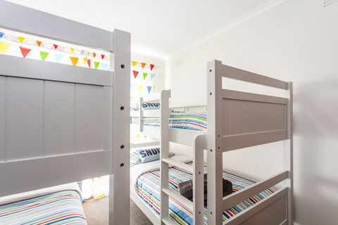 Beachfront Cottages Torquay - QLD Tourism 5
