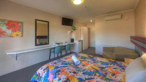 The Vines Motel And Cottages - QLD Tourism 6