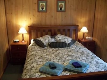 Clare Valley Cabins - QLD Tourism 6