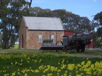 Clare Valley Cabins - QLD Tourism 1