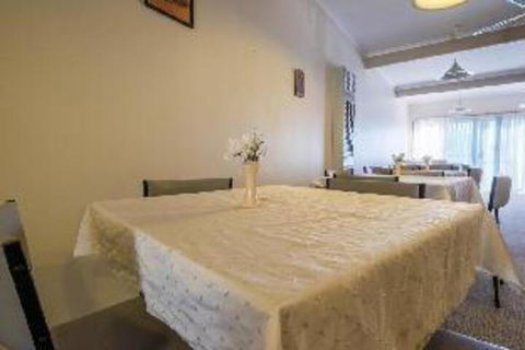 London Motor Inn - QLD Tourism 0