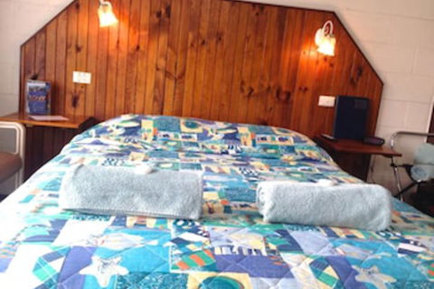 Pelicans Motel San Remo - Queensland Tourism 6