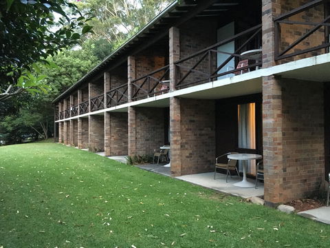 Avoca Beach Hotel - Queensland Tourism 1