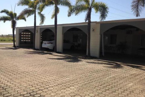 Ayr Max Motel - Queensland Tourism 7