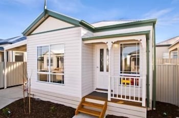 Werribee Short Stay Villas & Accommodation - Queensland Tourism 0