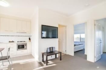Werribee Short Stay Villas & Accommodation - Queensland Tourism 3