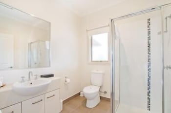 Werribee Short Stay Villas & Accommodation - Queensland Tourism 2