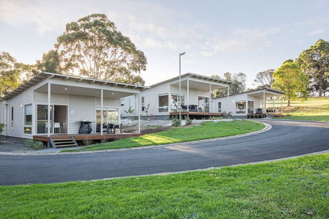 Blue Lake Holiday Park - Queensland Tourism 1