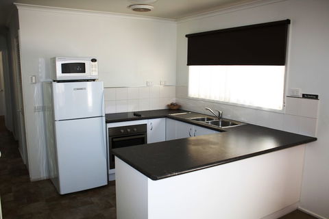 A-line Holiday Park - Queensland Tourism 3