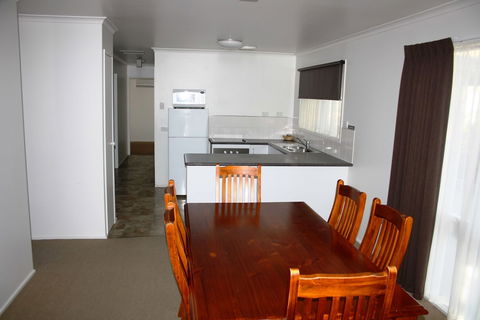 A-line Holiday Park - Queensland Tourism 0
