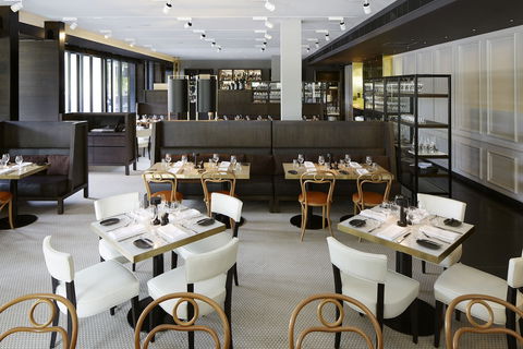 Little National Hotel Canberra - Queensland Tourism 3