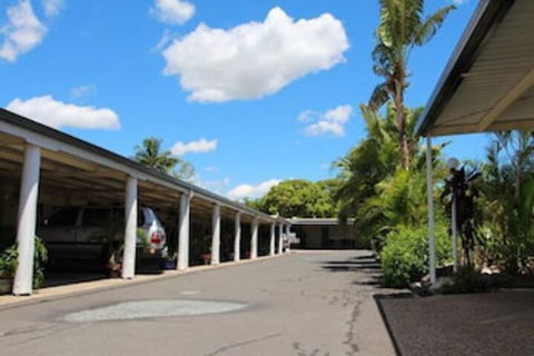 Golden Fountain Motel - Queensland Tourism 4
