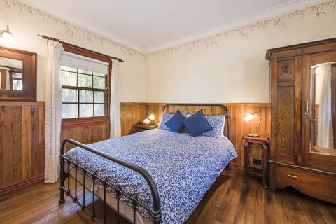 Ilkley Cottages - Queensland Tourism 2
