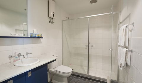 The Waterfront Apartments, Geelong - Queensland Tourism 4