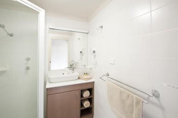 Mollymook Cove Apartments - QLD Tourism 6