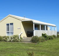 High View Family Cottages - QLD Tourism