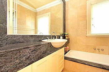 ABC Accommodation - Rosebud - Queensland Tourism 3