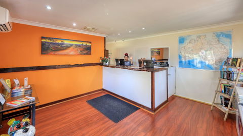 Cobar Caravan Park - Queensland Tourism 4
