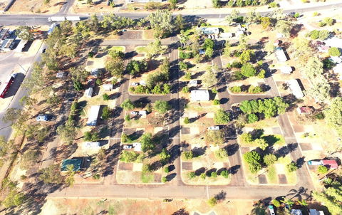 Cobar Caravan Park - Queensland Tourism 1