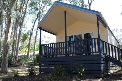 Island View Beach Resort - QLD Tourism 1