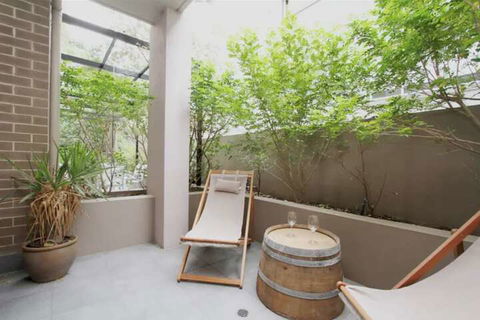 Bondi Beach Garden Apartment - QLD Tourism 6