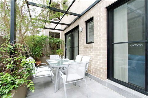 Bondi Beach Garden Apartment - QLD Tourism 7
