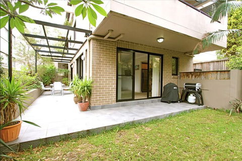 Bondi Beach Garden Apartment - QLD Tourism 5