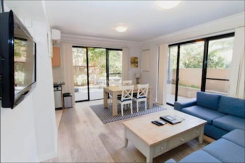 Bondi Beach Garden Apartment - QLD Tourism 0