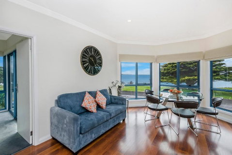 Seascape Accommodation - Queensland Tourism 1