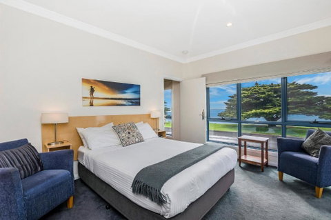 Seascape Accommodation - Queensland Tourism 4