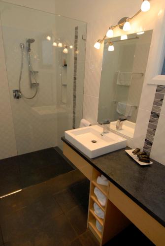 Seascape Accommodation - Queensland Tourism 3