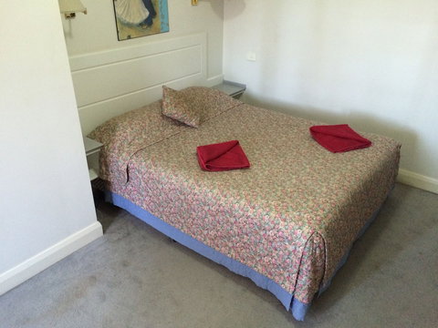 Monarch Motel Hotel - QLD Tourism 1