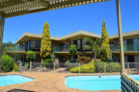 Emmanuel Holiday Apartments - QLD Tourism 2