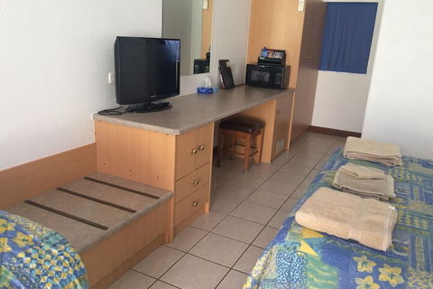 Paraway Motel - QLD Tourism 3