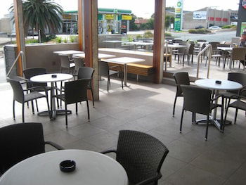 Christies Beach Hotel - Queensland Tourism 2