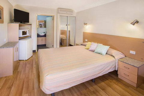 Karratha Motel - Queensland Tourism 3