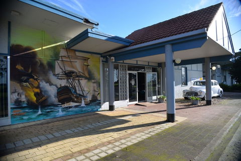 Ship Inn Motel - Queensland Tourism 0