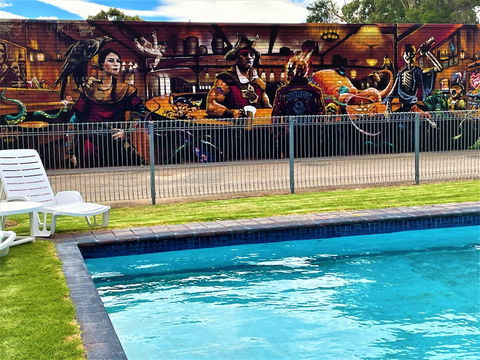 Ship Inn Motel - Queensland Tourism 2
