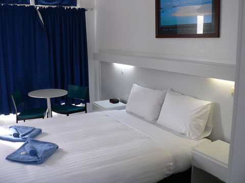 Ship Inn Motel - Queensland Tourism 5