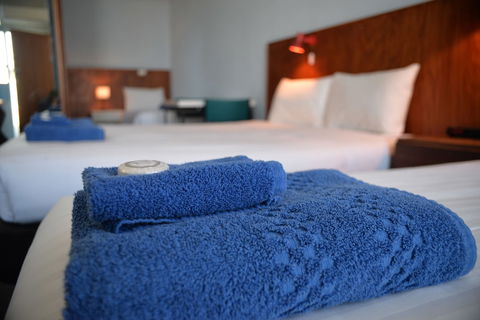 Ship Inn Motel - Queensland Tourism 4