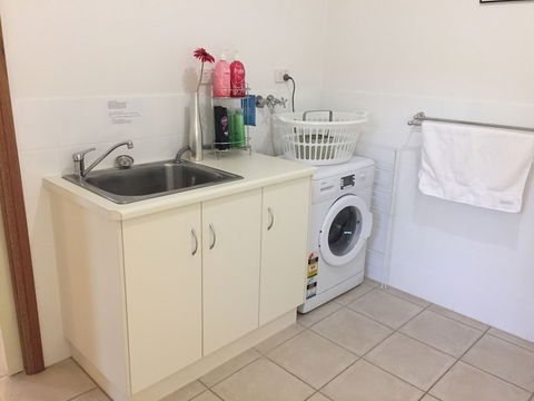 Clarevale Cottage B&B - QLD Tourism 1
