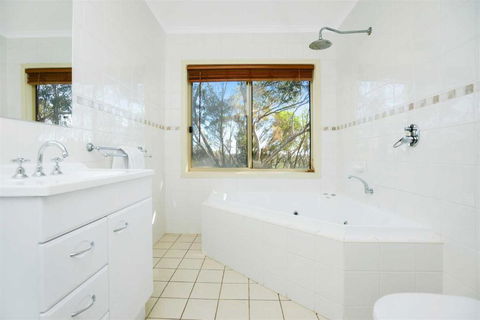 Cabernet Cottage - QLD Tourism 3