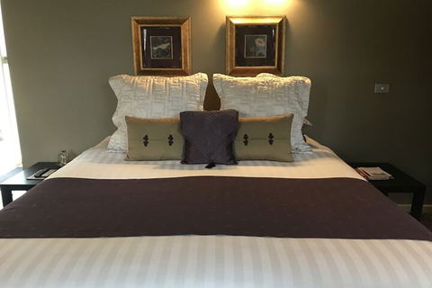 Spa Suites At Raven - Queensland Tourism 5