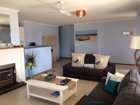 Salty Air Apartments Kingscote Kangaroo Island - Queensland Tourism 5